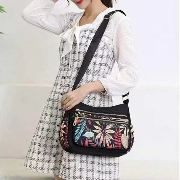 Large Capacity Fashion Printed Messenger Bag